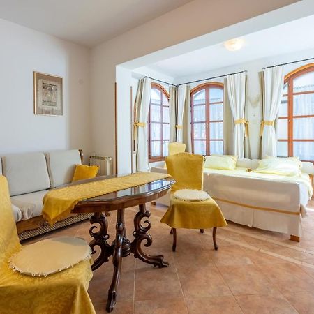 Apartments Villa Mavero Banjole Kültér fotó