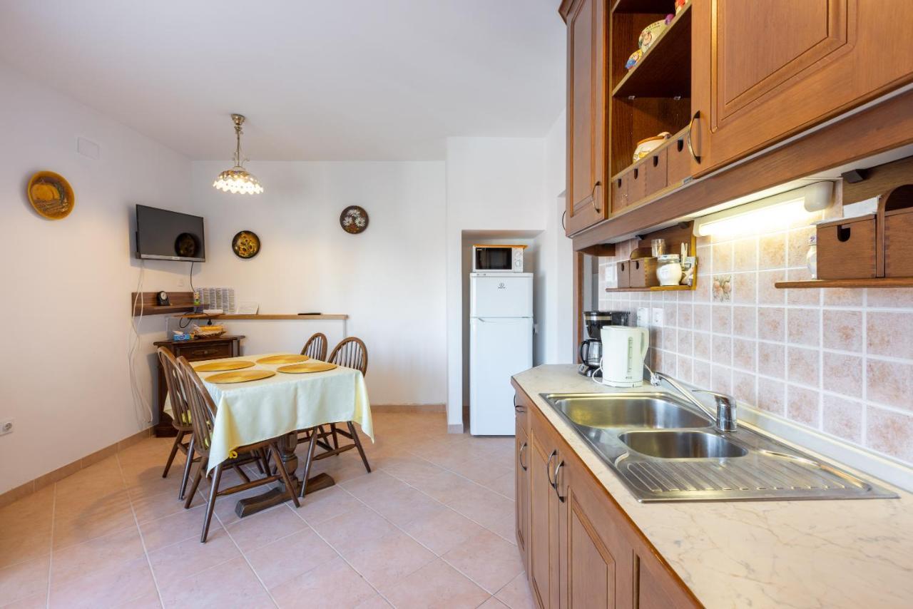 Apartments Villa Mavero Banjole Kültér fotó