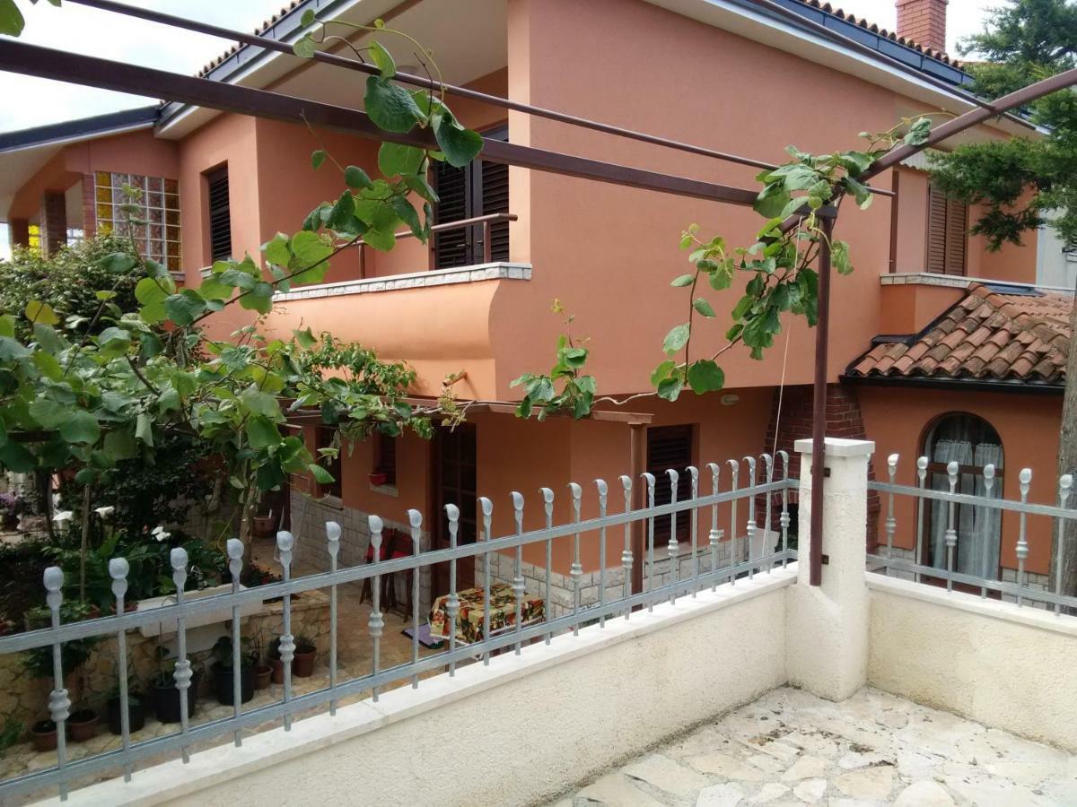 Apartments Villa Mavero Banjole Kültér fotó