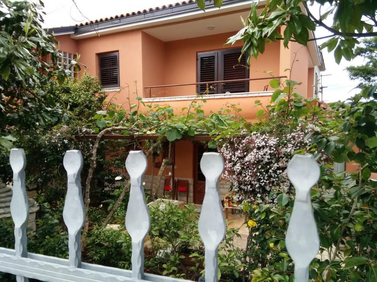 Apartments Villa Mavero Banjole Kültér fotó